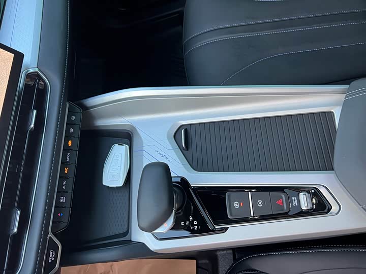 Фото 8 - Geely Preface