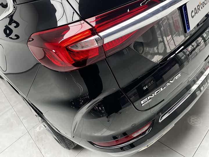 Фото 15 - Buick Enclave