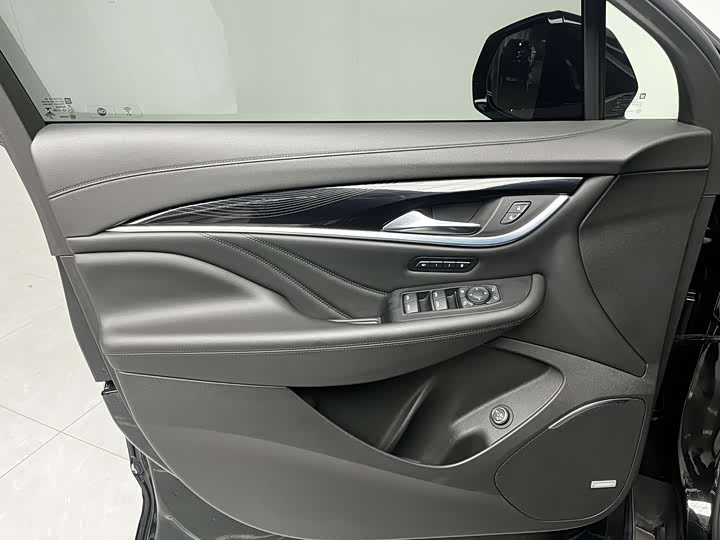 Фото 17 - Buick Enclave