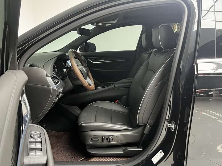 Фото 18 - Buick Enclave