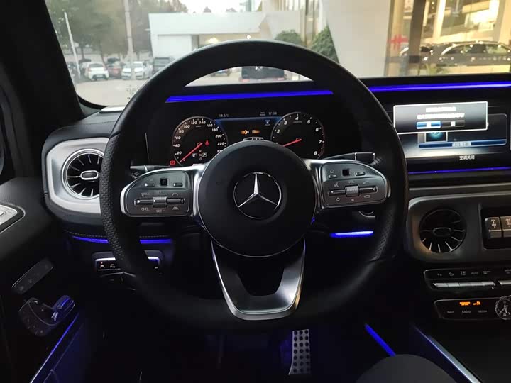 Фото 10 - Mercedes-Benz G-Class