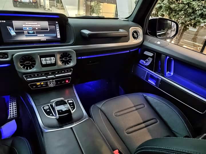 Фото 9 - Mercedes-Benz G-Class