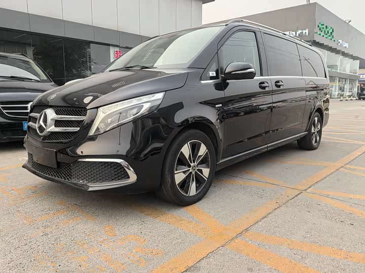 Фото 1 - Mercedes-Benz V-Class