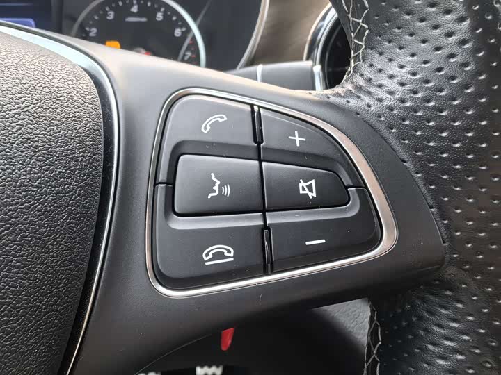 Фото 13 - Mercedes-Benz V-Class