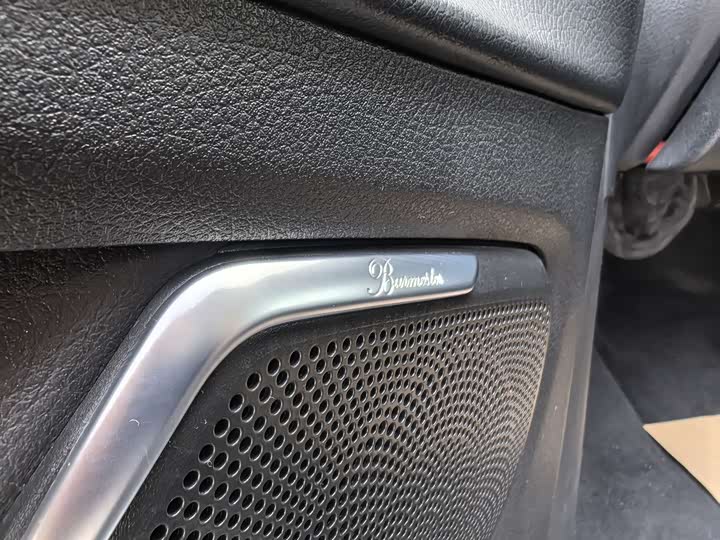 Фото 19 - Mercedes-Benz V-Class