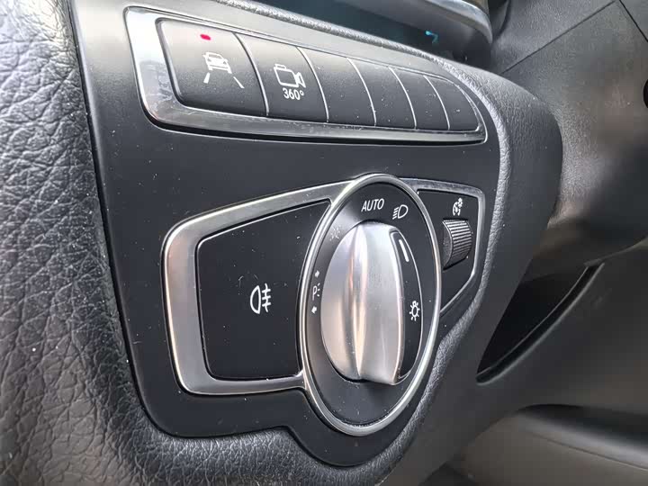 Фото 9 - Mercedes-Benz V-Class