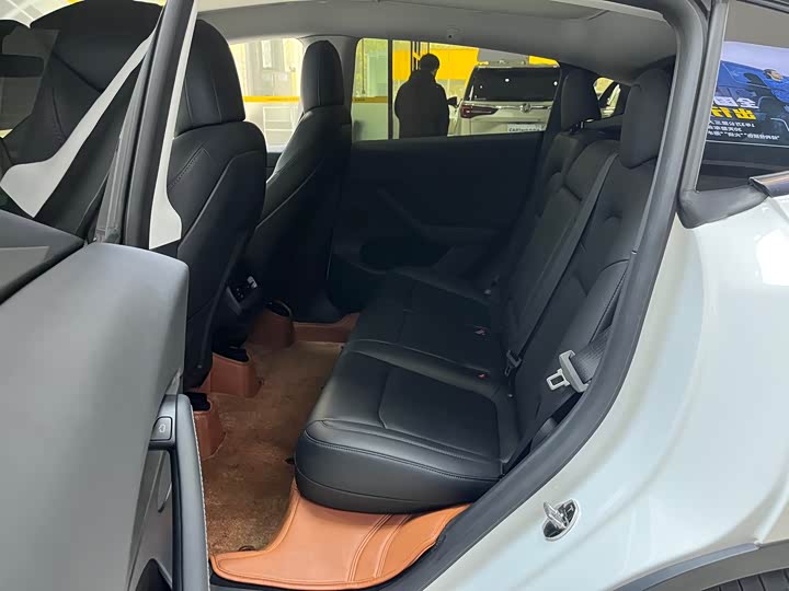 Фото 11 - Tesla Model Y