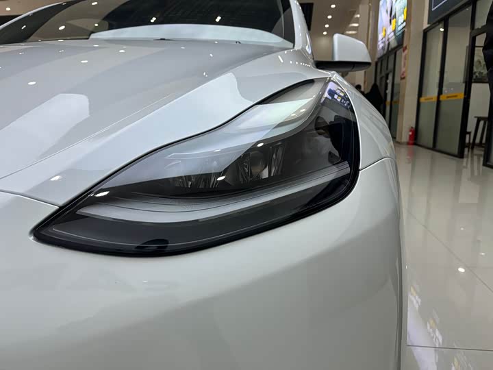 Фото 8 - Tesla Model Y
