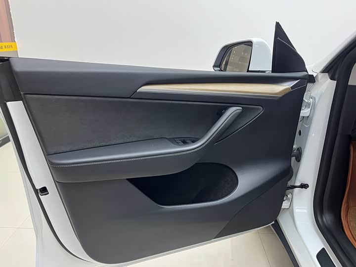 Фото 9 - Tesla Model Y