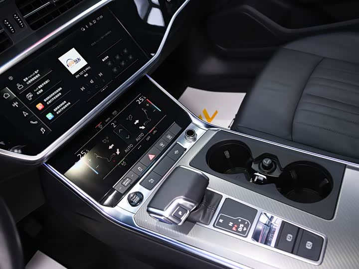 Фото 12 - Audi A6