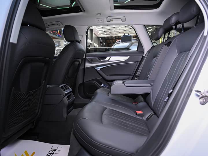 Фото 14 - Audi A6