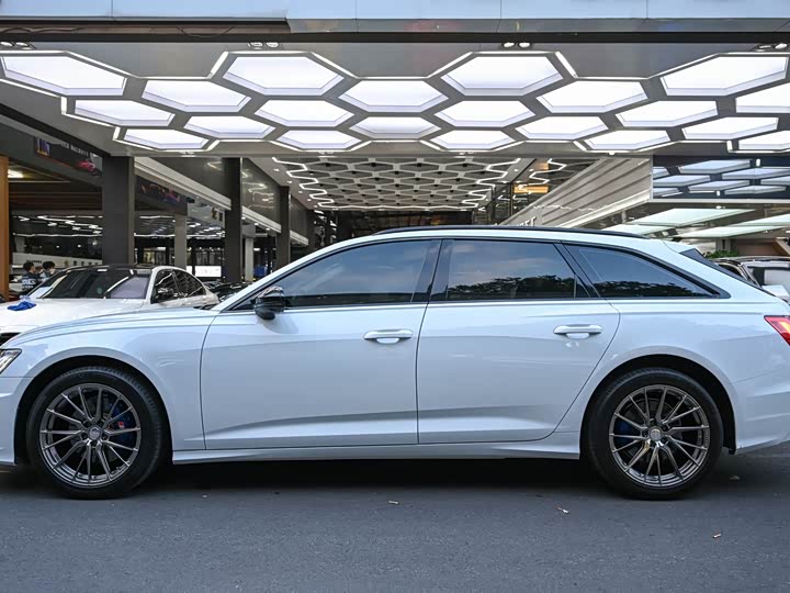 Фото 3 - Audi A6