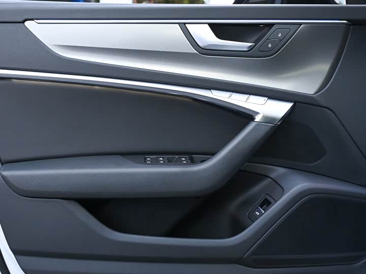 Фото 6 - Audi A6