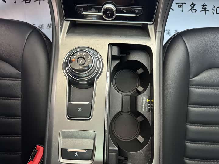 Фото 10 - Ford Mondeo