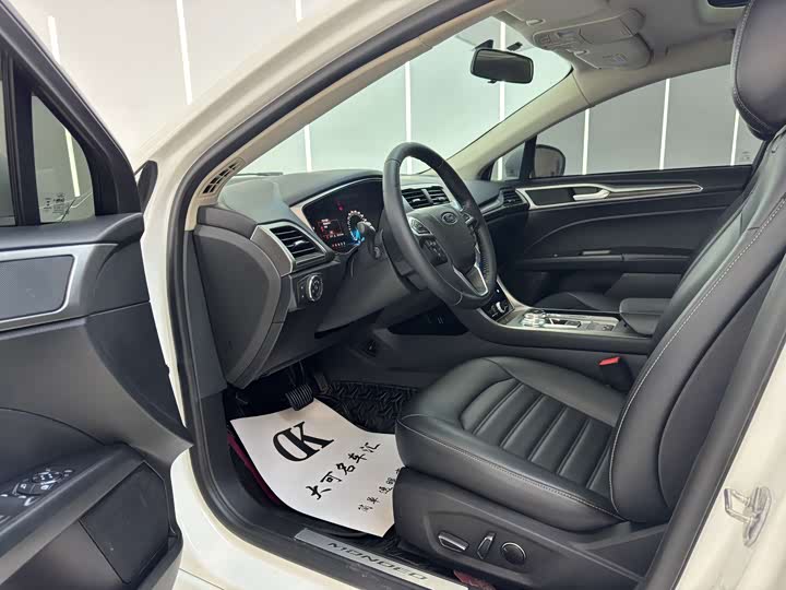 Фото 4 - Ford Mondeo