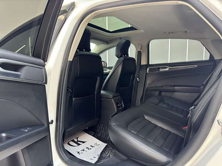 Фото 5 - Ford Mondeo