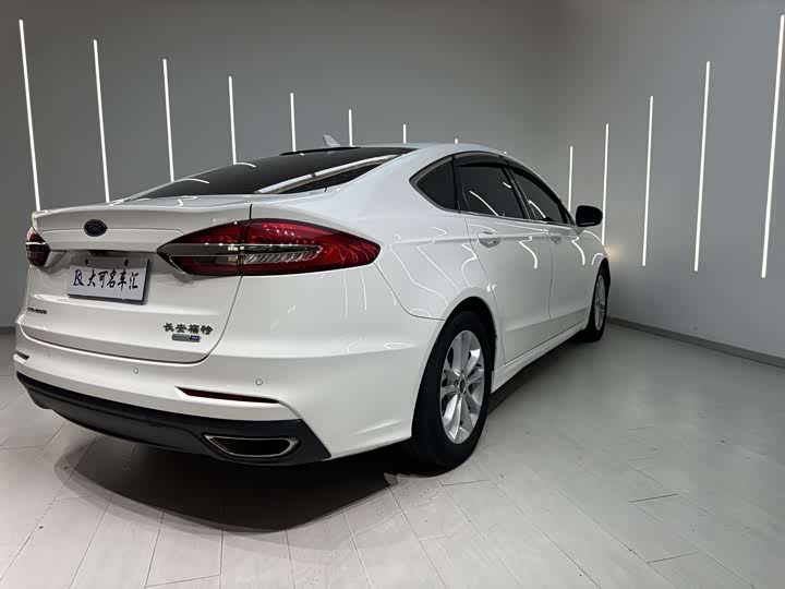 Фото 9 - Ford Mondeo