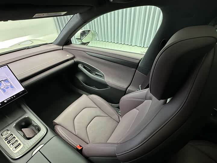 Фото 17 - Xiaomi SU7