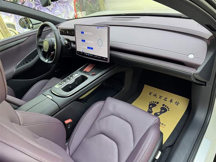 Фото 14 - Xiaomi SU7