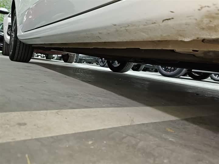 Фото 21 - Geely Emgrand