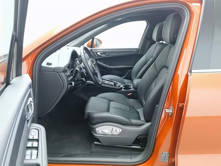 Фото 10 - Porsche Macan