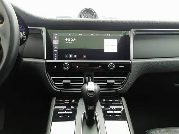 Фото 12 - Porsche Macan