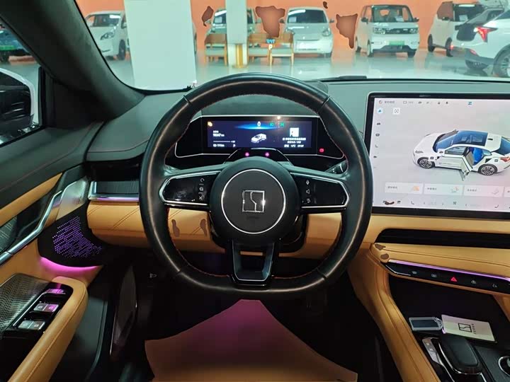 Фото 11 - Zeekr 001