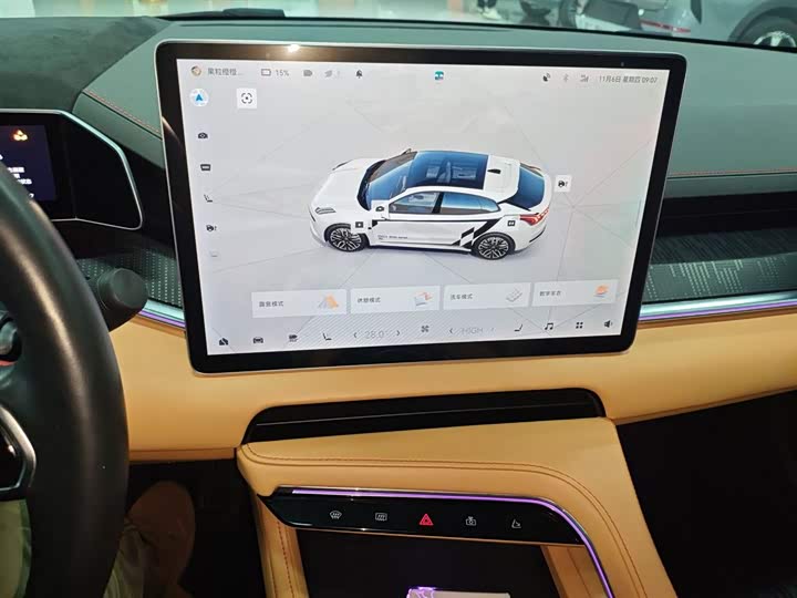 Фото 13 - Zeekr 001