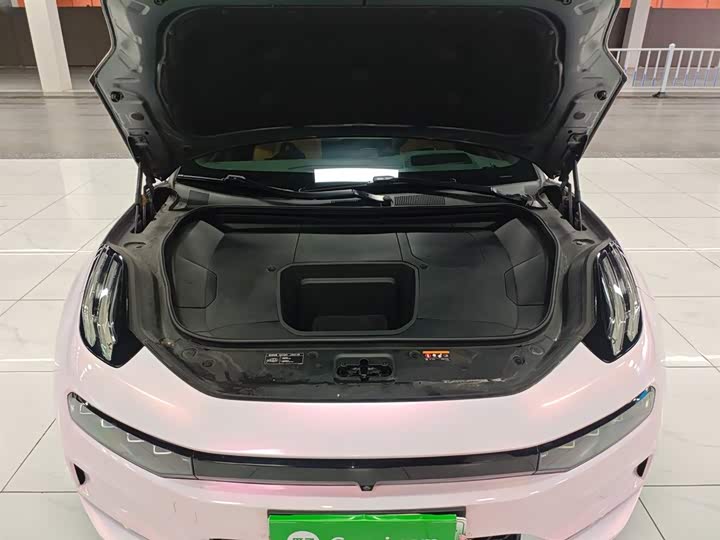 Фото 20 - Zeekr 001