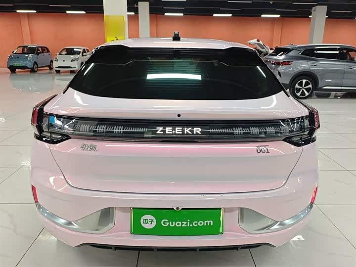 Фото 6 - Zeekr 001