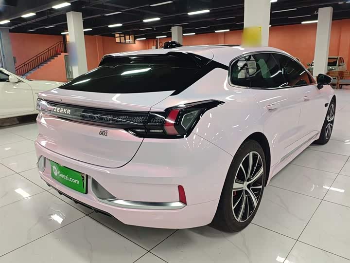 Фото 7 - Zeekr 001