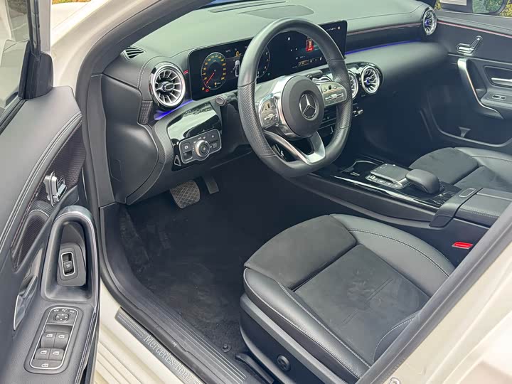 Фото 10 - Mercedes-Benz A-Class