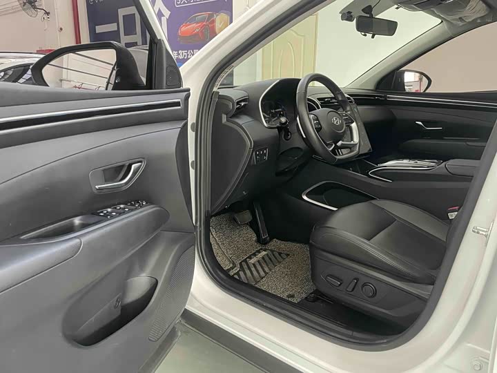 Фото 16 - Hyundai Tucson L