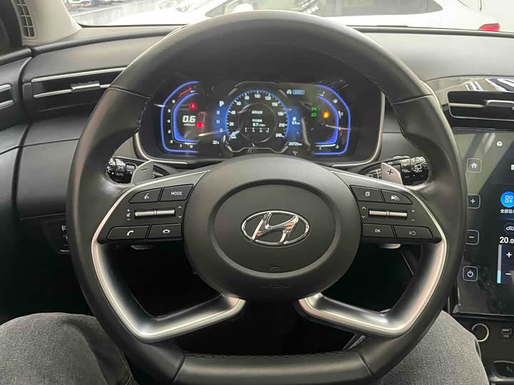 Фото 8 - Hyundai Tucson L