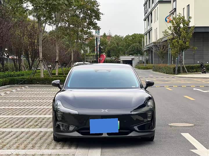 Фото 1 - XPeng Mona M03