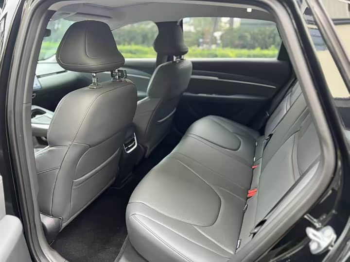 Фото 8 - XPeng Mona M03