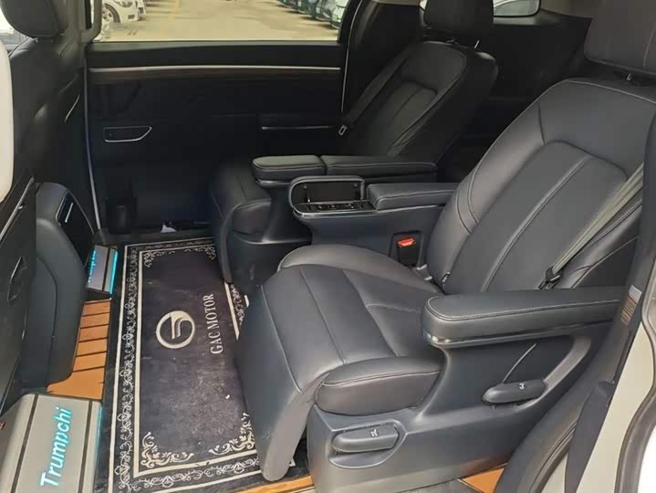 Фото 10 - GAC Trumpchi M8