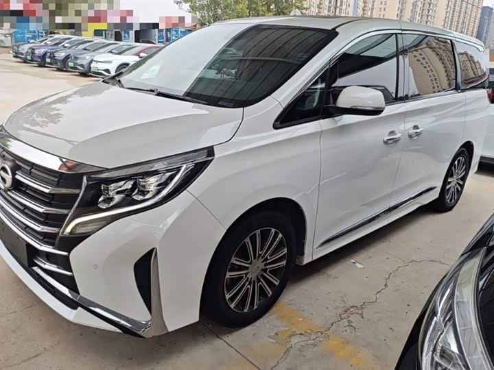 Фото 2 - GAC Trumpchi M8