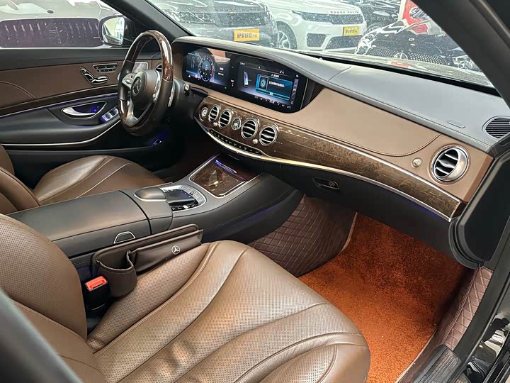 Фото 9 - Mercedes-Benz S-Class