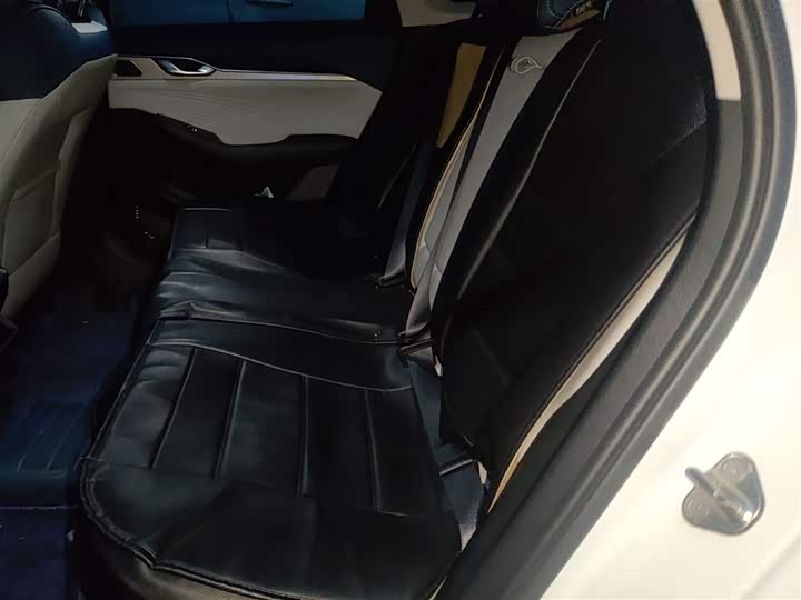 Фото 15 - Geely Preface