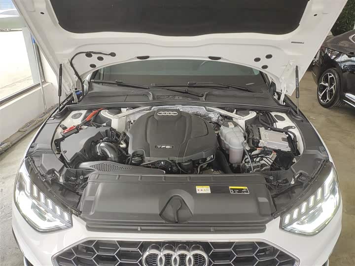 Фото 20 - Audi A4L