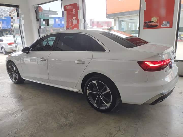 Фото 5 - Audi A4L