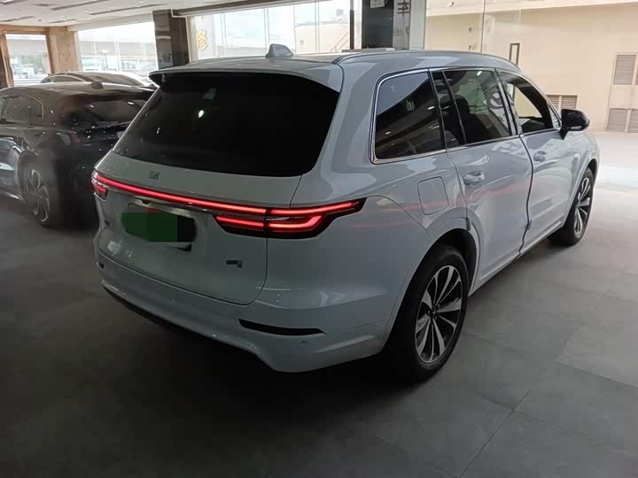 Фото 4 - LiXiang One