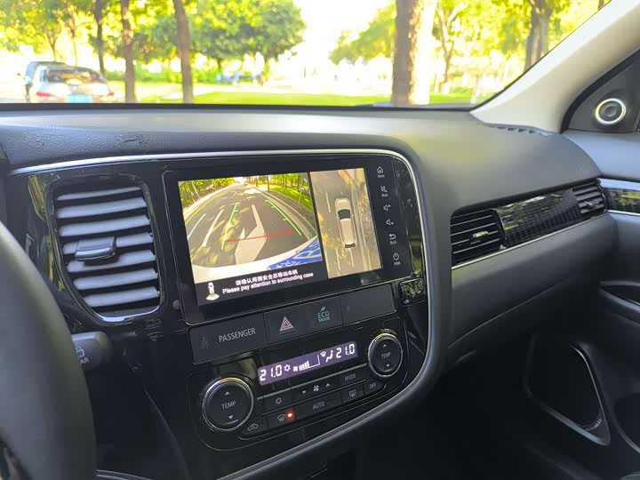 Фото 19 - Mitsubishi Outlander