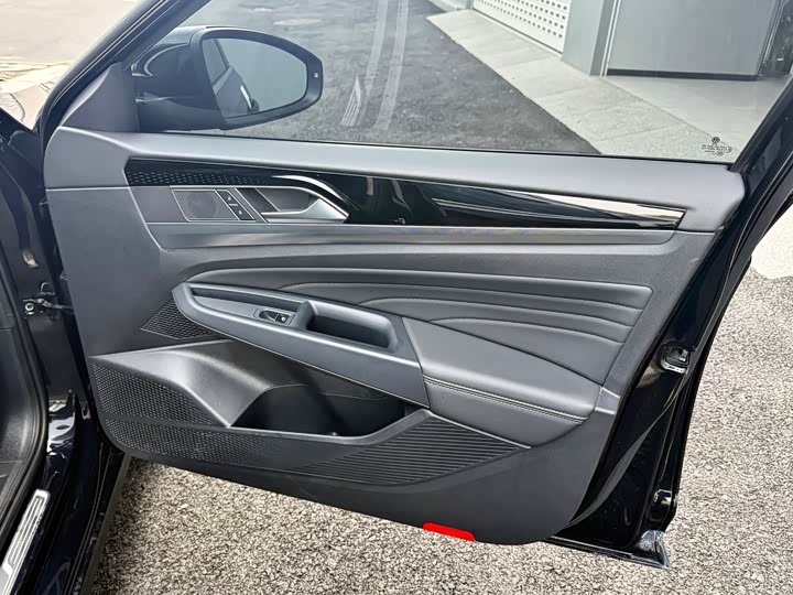 Фото 11 - Volkswagen Passat