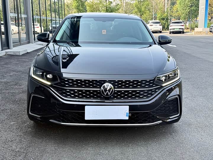 Фото 2 - Volkswagen Passat