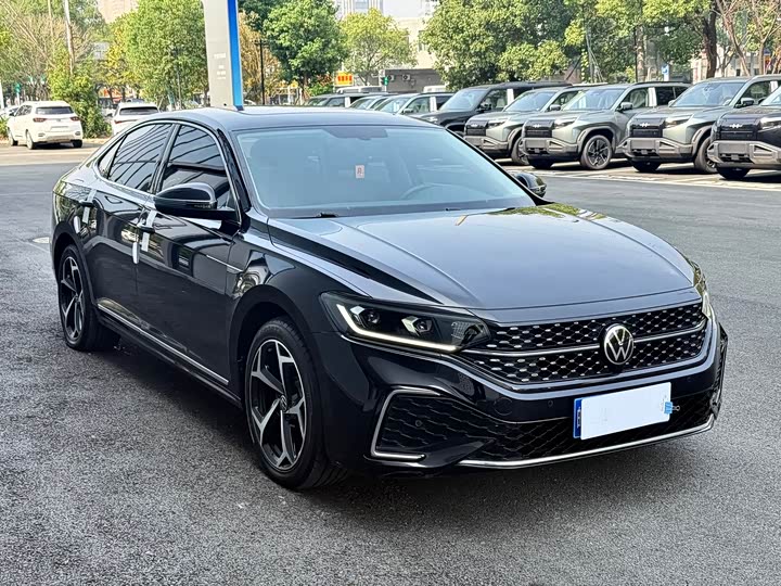 Фото 3 - Volkswagen Passat