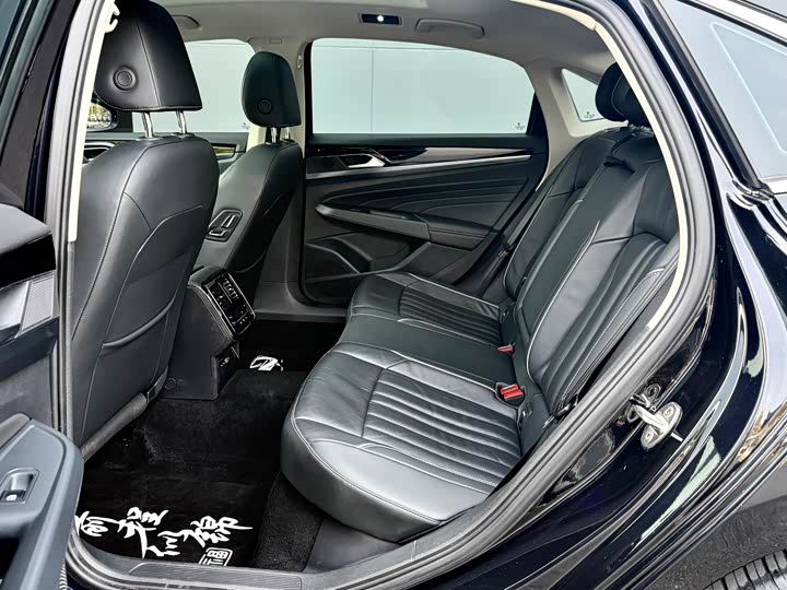 Фото 6 - Volkswagen Passat