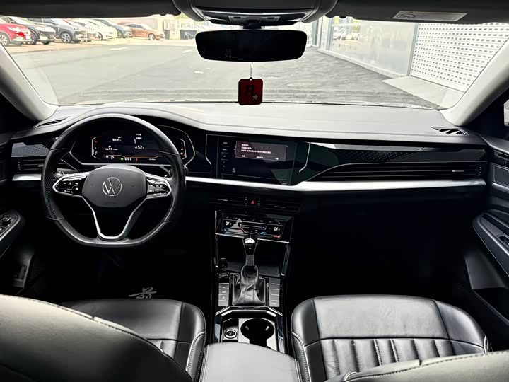 Фото 8 - Volkswagen Passat