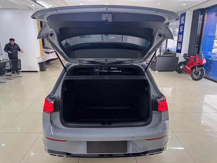 Фото 20 - Volkswagen Golf